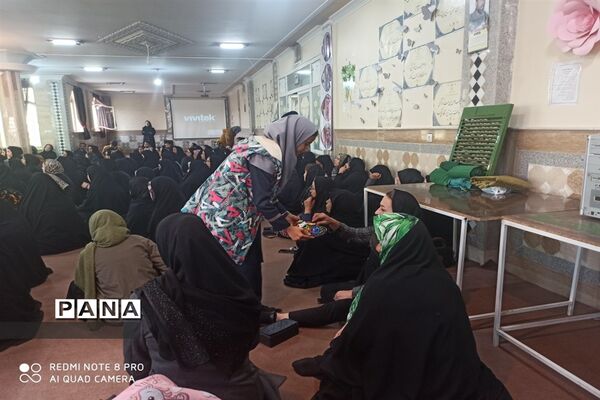 اولین جلسه مجمع عمومی و انتخابات انجمن اولیا و مربیان در دبیرستان حضرت خدیجه(س)
