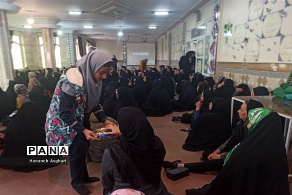 اولین جلسه مجمع عمومی و انتخابات انجمن اولیا و مربیان در دبیرستان حضرت خدیجه(س)