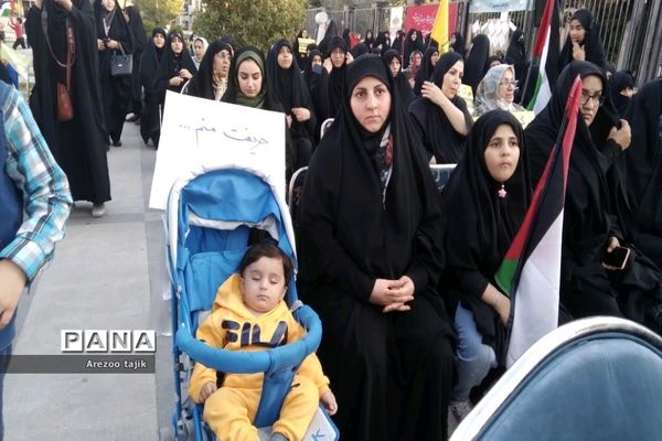 تجمع بانوان و کودکان در حمایت از مردم مظلوم فلسطین در مسجد جامع تاریخی شهرستان‌ورامین