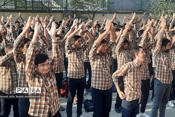 هفته تربیت بدنی و ورزش در دبیرستان مینو نیک‌نیان قیامدشت