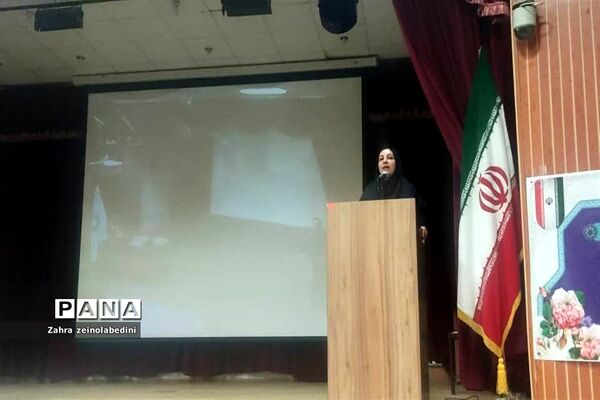 جلسه انجمن اولیاءدر دبیرستا‌ن‌های شیراز