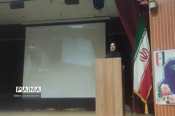 جلسه انجمن اولیاءدر دبیرستا‌ن‌های شیراز
