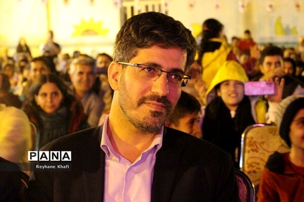 چهارمین جشنواره انار در روستای هدف گردشگری توچال