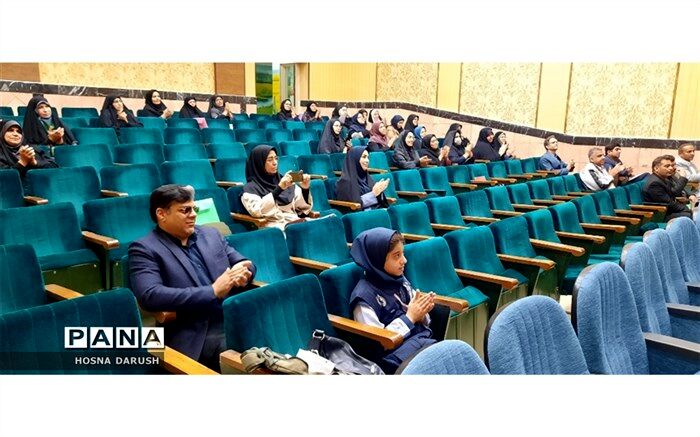 جلسه مشاوران بهداشت و روان  در ناحیه۷ مشهد/فیلم
