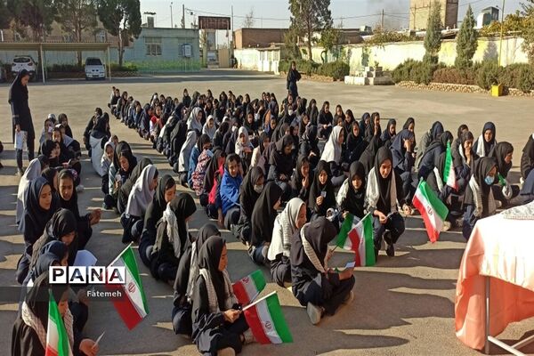 برگزاری مراسم حمایت از مردم فلسطین در دبیرستان طباطبایی کاشمر