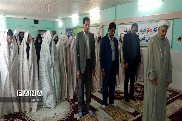 برگزاری مراسم حمایت از مردم فلسطین در دبیرستان طباطبایی کاشمر