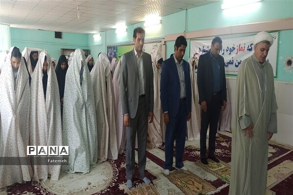 برگزاری مراسم حمایت از مردم فلسطین در دبیرستان طباطبایی کاشمر