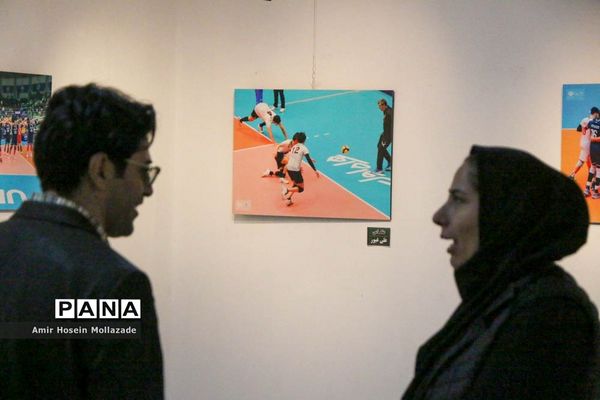 نمایشگاه آثار برگزیده جشنواره عکس عاشقان والیبال در ارومیه