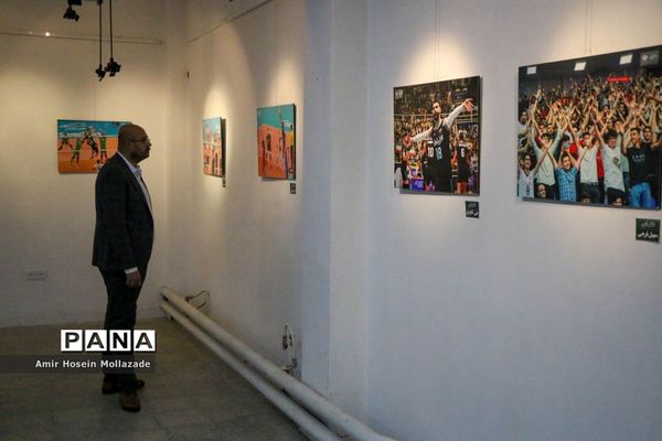 نمایشگاه آثار برگزیده جشنواره عکس عاشقان والیبال در ارومیه