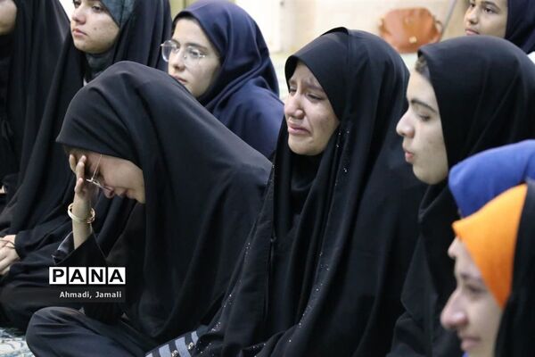 دانش‌آموزان خبرنگار میزبان پرچم حرم ابا عبدالله الحسین (ع) شدند