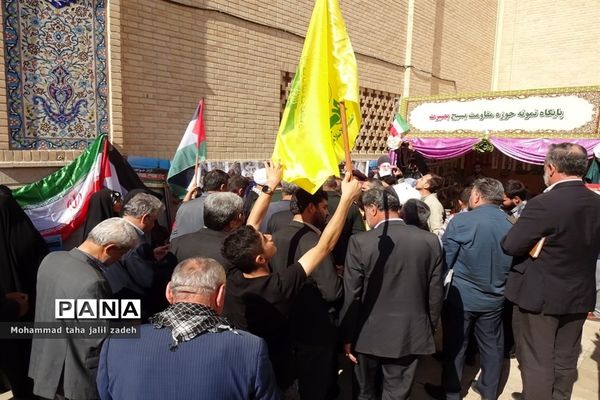 اقامه نماز عبادی سیاسی جمعه در مصلی نماز جمعه پرند