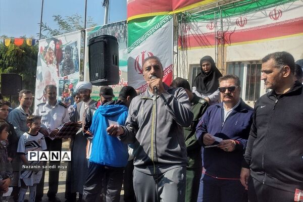 همایش پیاده‌روی خانوادگی در پارک پرچم رودهن