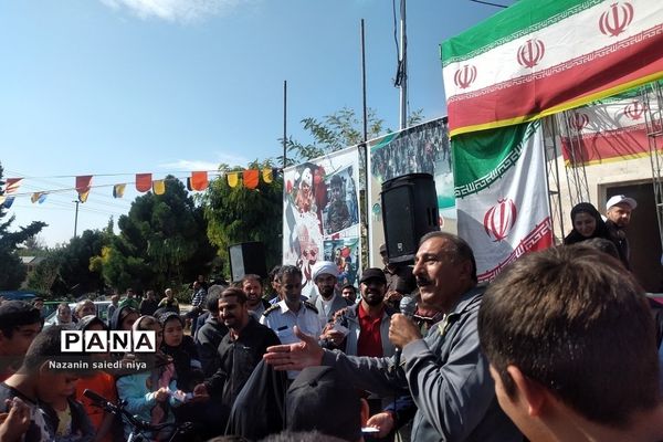 همایش پیاده‌روی خانوادگی در پارک پرچم رودهن
