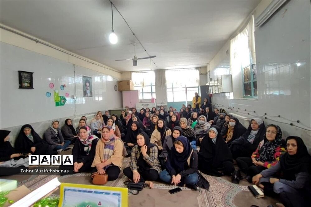 انتخابات انجمن اولیا و مربیان و جلسه دیدار با اولیا در مدرسه دخترانه شهید خاقانی شهرستان شیروان