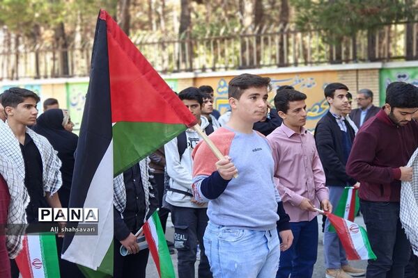 فریاد «مرگ بر اسرائیل» در مدارس کرمانشاه طنین‌انداز شد