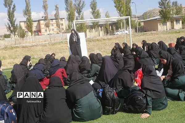 اردوی یک‌روزه علمی تربیتی دانش‌آموزان دبیرستان شهید سردار سلیمانی شهرستان فیروزکوه در اردوگاه نور