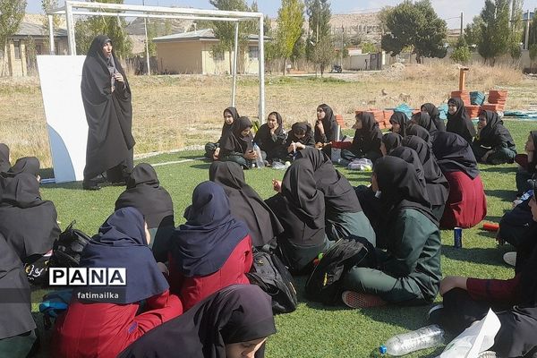 اردوی یک‌روزه علمی تربیتی دانش‌آموزان دبیرستان شهید سردار سلیمانی شهرستان فیروزکوه در اردوگاه نور