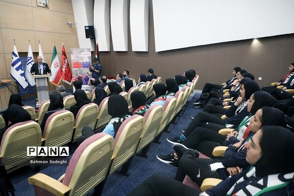 مراسم بدرقه اعضای تیم ملی فوتبال بانوان