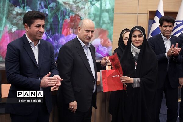 مراسم بدرقه اعضای تیم ملی فوتبال بانوان