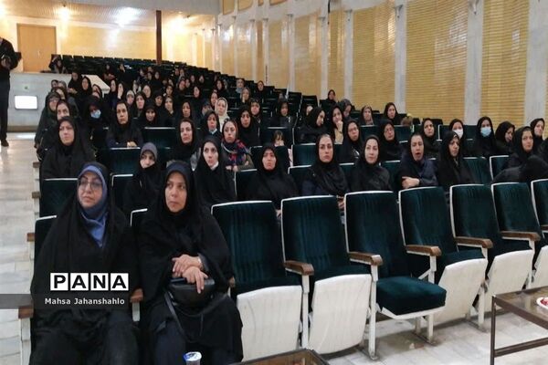 بزرگداشت هفته پیوند اولیا و مربیان در استان مرکزی