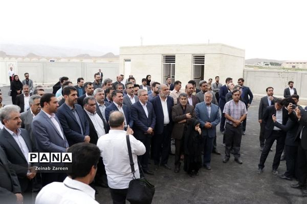 حضور معاون رئیس جمهوری در افتتاح مدرسه خیری طیبه صادقی شهرستان مهریز