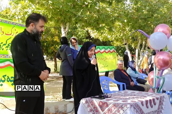 پیاده‌روی بزرگ دانش‌آموزی در شهر سورمق