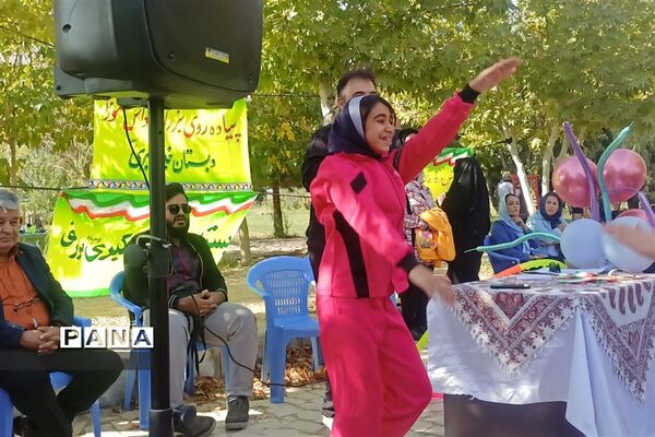 پیاده‌روی بزرگ دانش‌آموزی در شهر سورمق