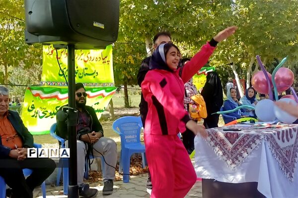پیاده‌روی بزرگ دانش‌آموزی در شهر سورمق