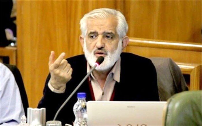 از تولید ملی استقبال می‌کنیم اما نمی‌توانیم مردم را در صف نگهداریم