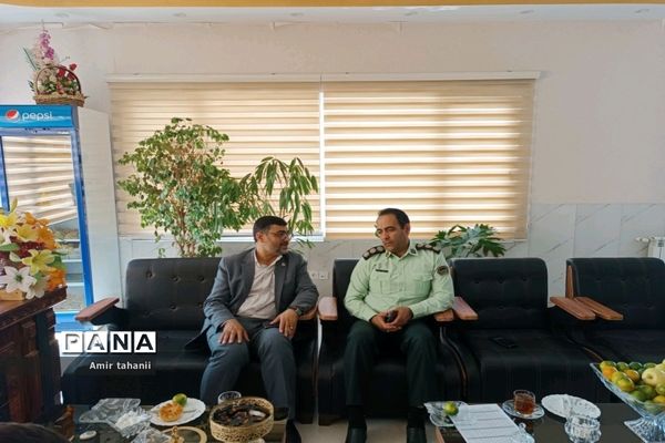 دیدار مدیر آموزش و پرورش منطقه۱۸ شهر تهران با روسا کلانتری‌های منطقه