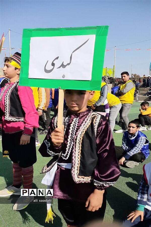 آیین افتتاحیه مسابقات ورزشی دانش‌آموزان شهرستان کلات(یادواره شهدای شهر چنار)طرح امیدستان۱۰۰