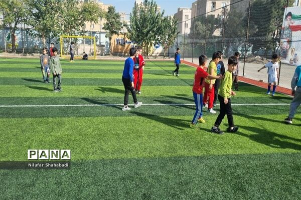 اردوی مثبت هشتادی‌ها دبستان غیر‌دولتی امیر محمد ملارد در مجموعه ورزشی شهید ثمری
