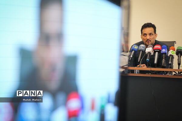 نشست خبری مربیان کشتی آزاد و فرنگی