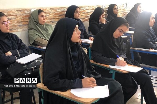 برگزاری اولین جلسه آموزشی خبرنویسی ویژه دانش‌آموزان خبرنگار دختر در ناحیه 2 ری