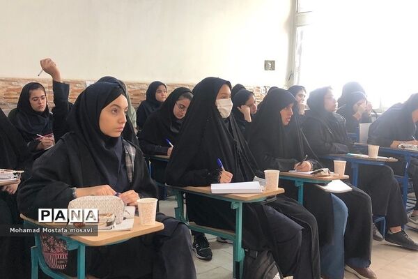 برگزاری اولین جلسه آموزشی خبرنویسی ویژه دانش‌آموزان خبرنگار دختر در ناحیه 2 ری