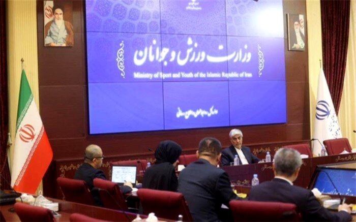 دیدار وزیر ورزش با طراحان ورزشگاه جدید تهران