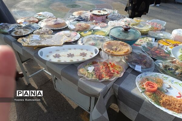 جشن روز غذای سالم در دبیرستان پاکزاد خلیل آباد