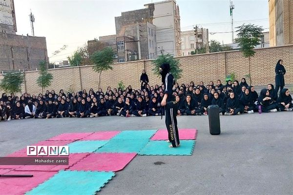 گرامیداشت هفته تربیت بدنی در آموزشگاه عترت شهرستان قرچک