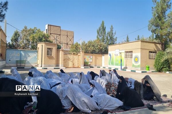 اجرای طرح نماز جماعت در دبیرستان دخترانه عدالت شهر جوادآباد