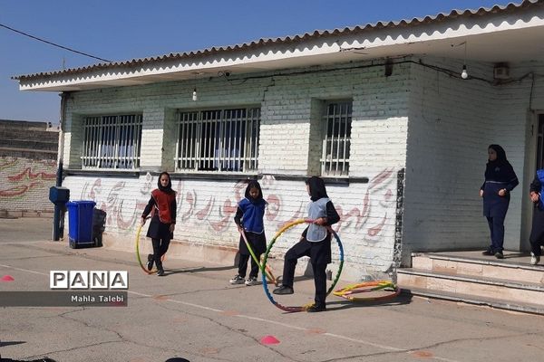 برگزاری جشن ورزش در مدرسه زکیه شهریار
