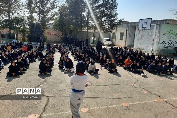 برگزاری جشن ورزش در مدرسه زکیه شهریار