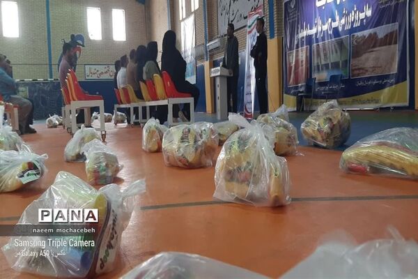 توزیع بسته های ورزشی بین مدارس شادگان همزمان با هفته تربیت بدنی
