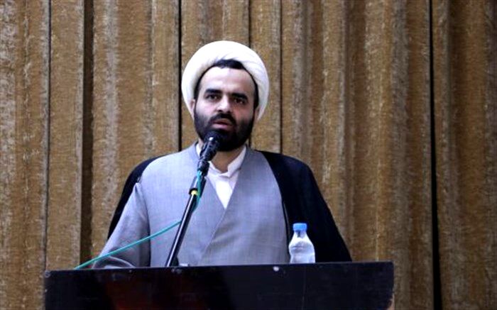 د‌انش‌آموزان برای دفاع از حق و ‌رسیدن به آرمان‌های اسلام و انقلاب از ابزار هنر کمک بگیرند