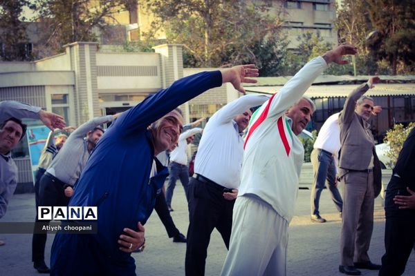 آئین گرامیداشت هفته تربیت‌بدنی با برگزاری ورزش صبح‌گاهی در اداره‌کل آموزش و پرورش شهر تهران