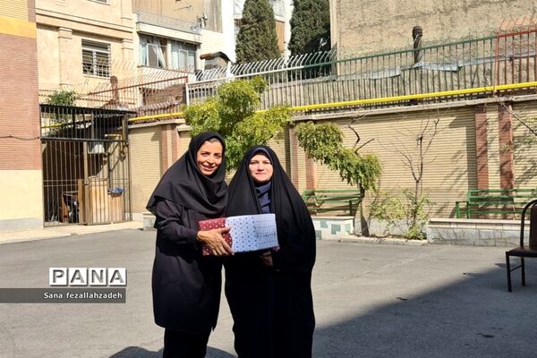 افتتاحیه مسابقات ورزشی در دبیرستان فرهنگ ۱۳