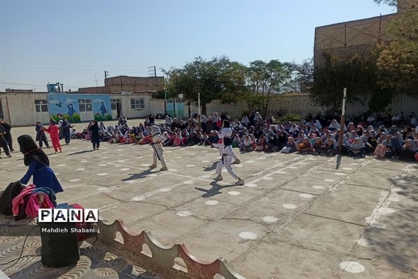 گرامیداشت هفته تربیت‌بدنی و ورزش در دبستان شهید نجفی فدافن کاشمر