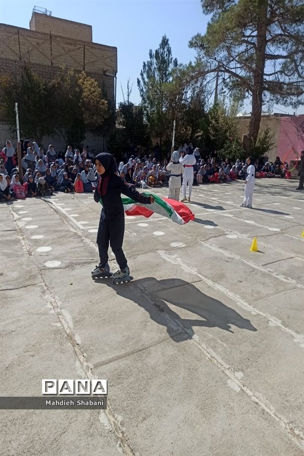 گرامیداشت هفته تربیت‌بدنی و ورزش در دبستان شهید نجفی فدافن کاشمر