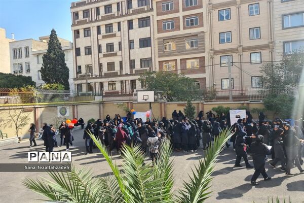 برگزاری جشنواره مدیریت هزینه درآمد در دبیرستان فرهنگ ۱۳