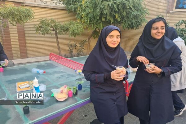 برگزاری جشنواره مدیریت هزینه درآمد در دبیرستان فرهنگ ۱۳