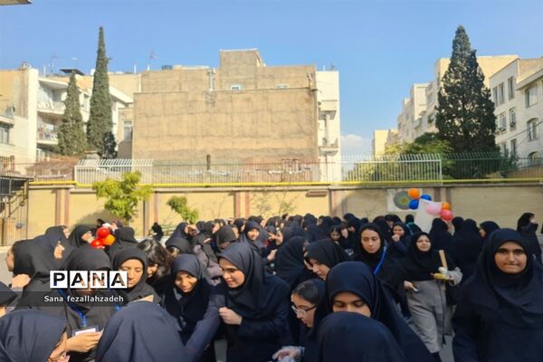 برگزاری جشنواره مدیریت هزینه درآمد در دبیرستان فرهنگ ۱۳